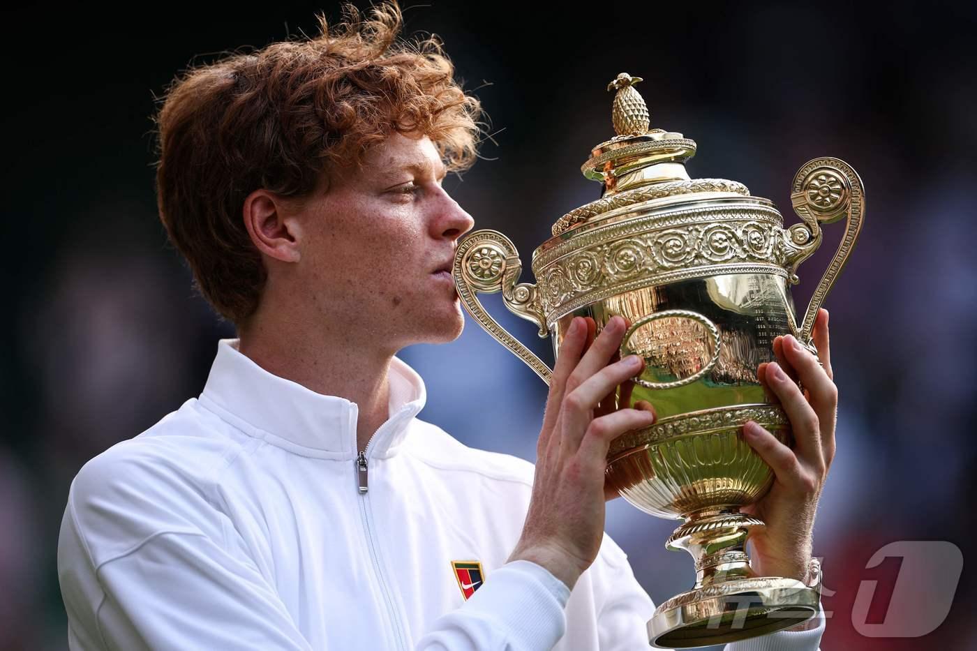얀니크 신네르가 13일(현지시간) 윔블던 테니스대회에서 우승을 차지했다. ⓒ AFP=뉴스1