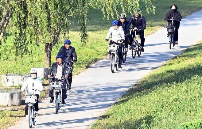 본문 이미지 -  세종시 금강변 자전거도로,. (세종시 제공. 재판매 및 DB금지)