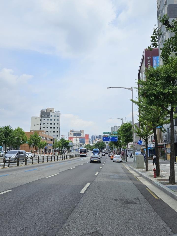 본문 이미지 - 도봉로 보건소사거리 지중화 사업 완료 후 모습(도봉구 제공)