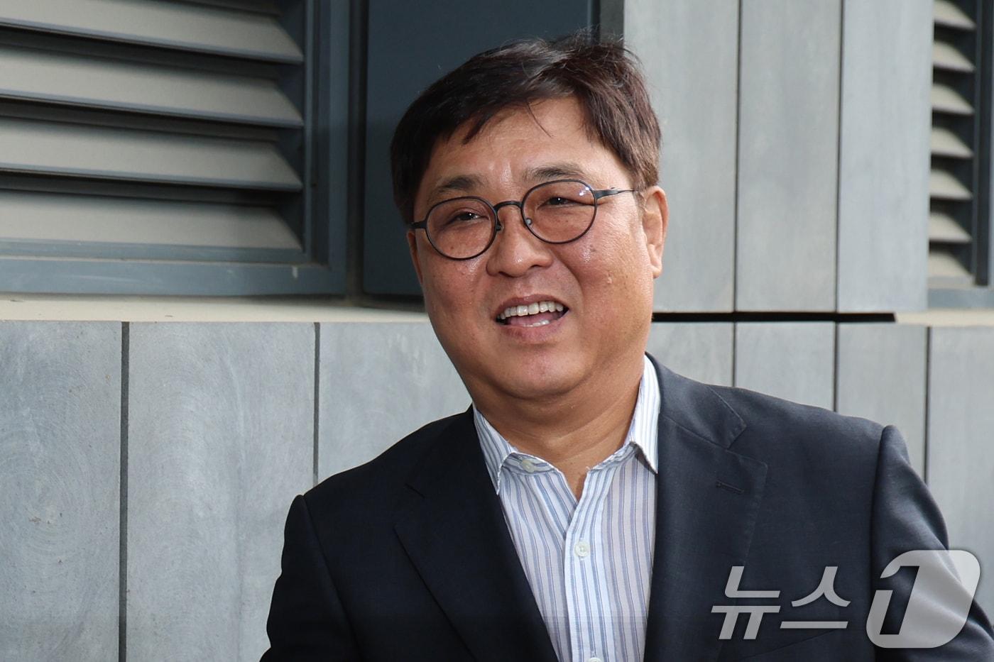 최휘영 문화체육관광부 장관 후보자가 14일 오전 서울 종로구 국립현대미술관에 마련된 인사청문회 사무실로 출근하고 있다. 2025.7.14/뉴스1 ⓒ News1 황기선 기자