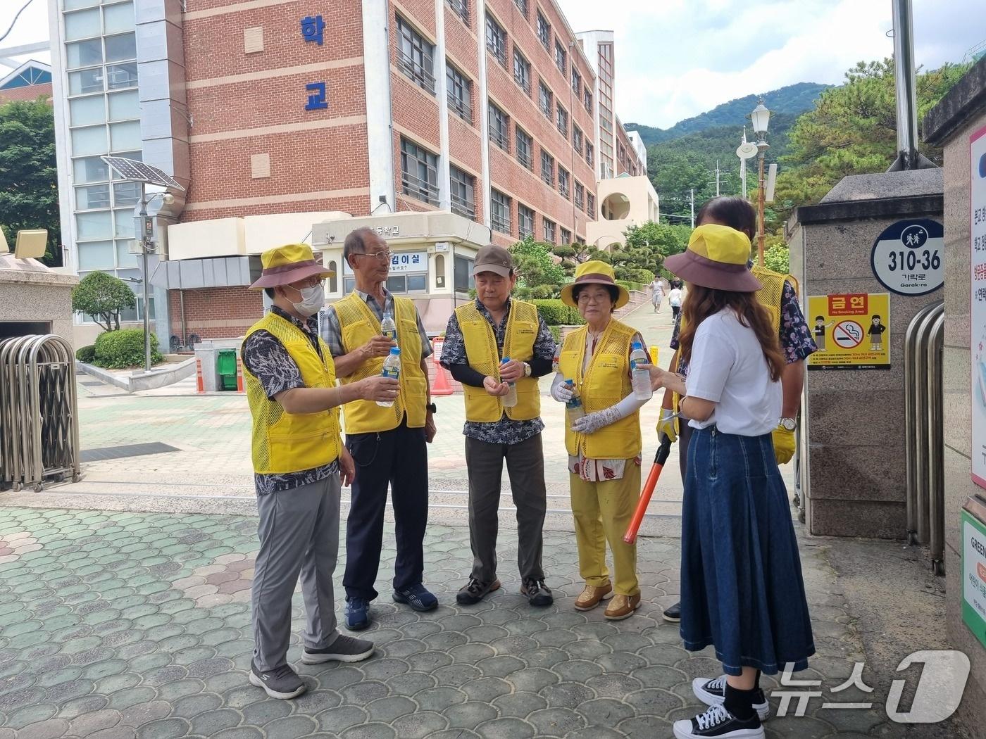 본문 이미지 - 김해시 노인 일자리 사업.(김해시 제공. 재판매 및 DB금지)