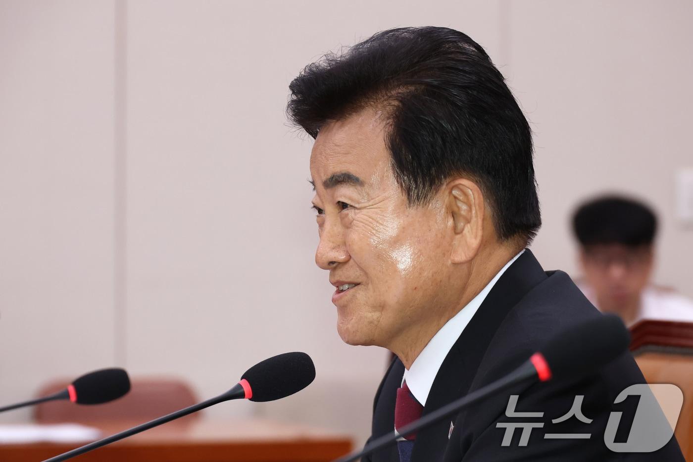 정동영 통일부 장관 후보자가 14일 오전 서울 여의도 국회 외교통일위원회 전체회의장에서 열린 인사청문회에서 의원 질의에 답하고 있다. 2025.7.14/뉴스1 ⓒ News1 이광호 기자