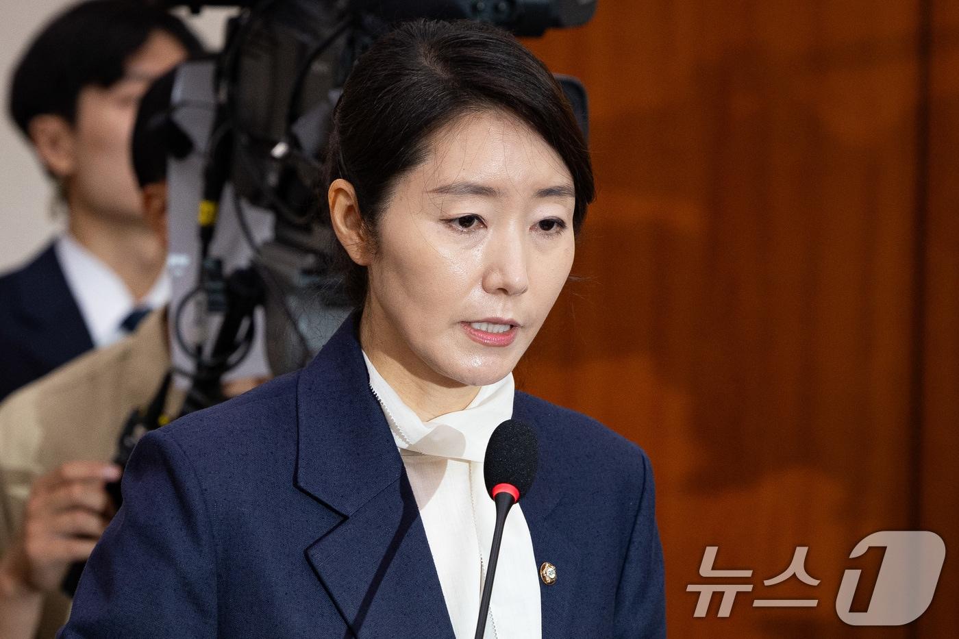 강선우 여성가족부 장관 후보자가 14일 서울 여의도 국회에서 열린 인사청문회에 출석해 모두 발언을 하고 있다. 2025.7.14/뉴스1 ⓒ News1 유승관 기자