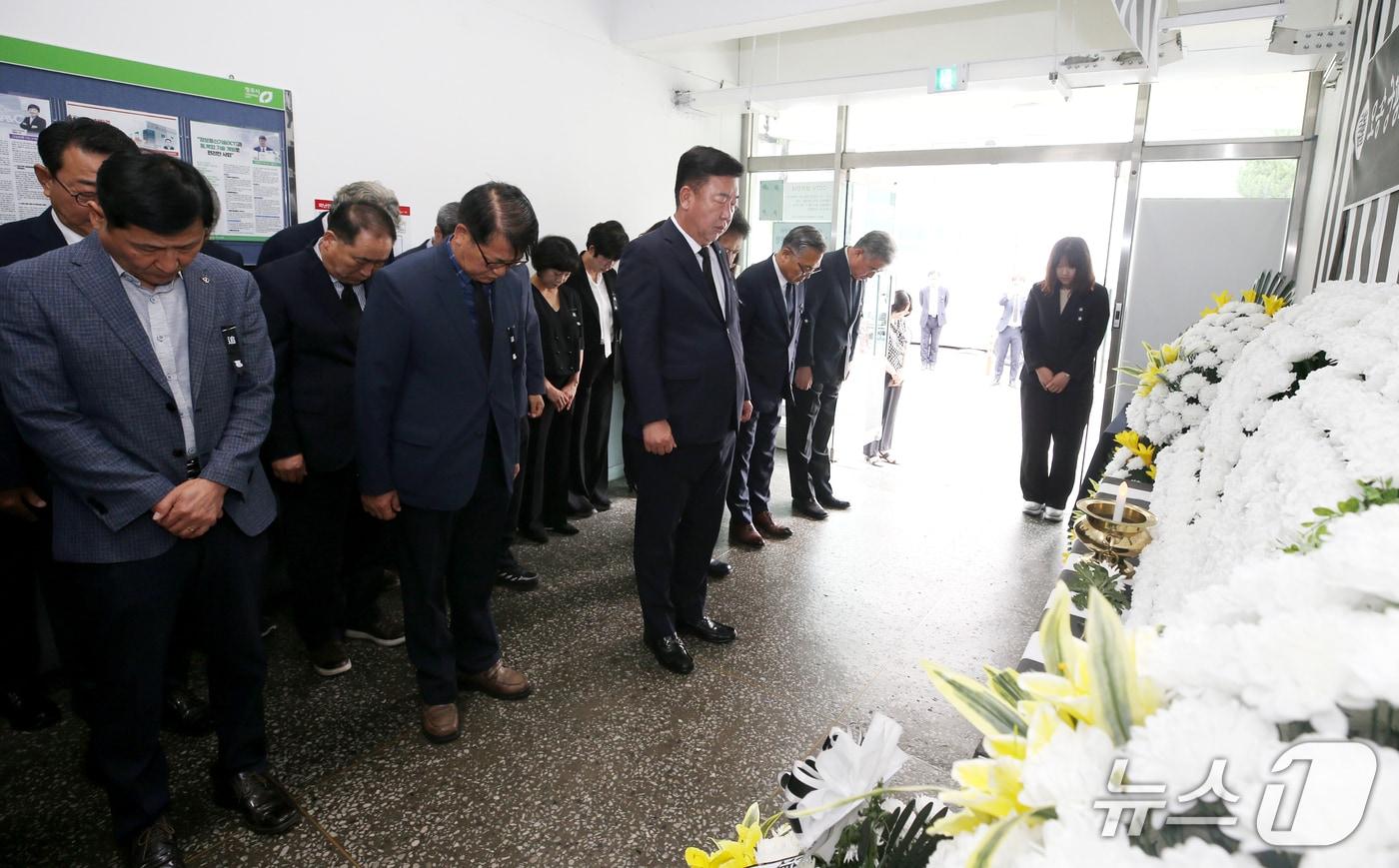 오송 지하차도 참사 시민분향소 참배&#40;청주시 제공. 재판매 및 DB금지&#41;./뉴스1