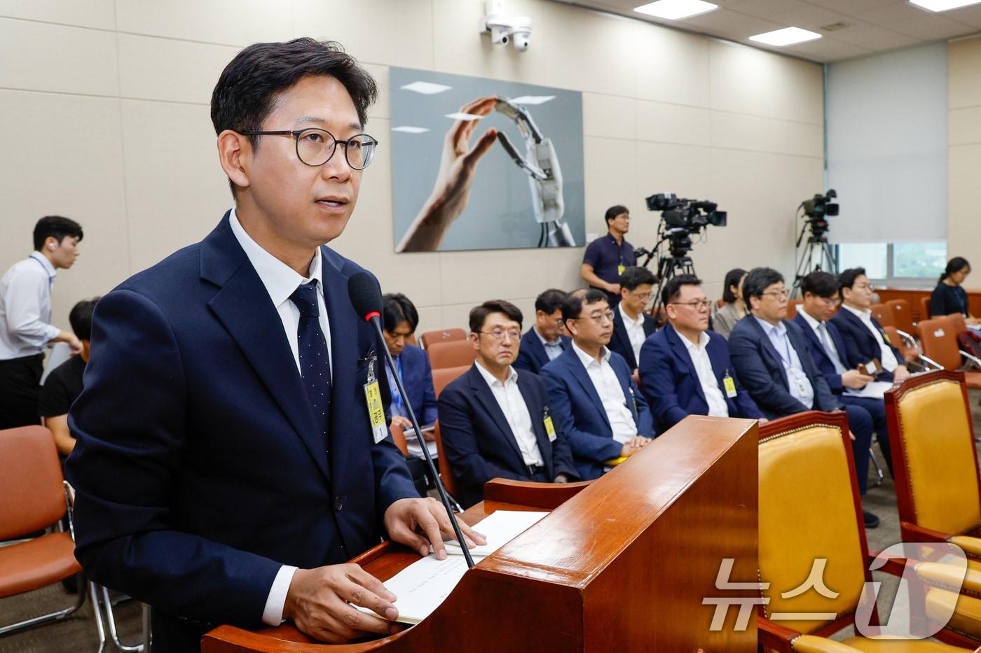 배경훈 과학기술정보통신부 장관 후보자가 14일 오후 서울 여의도 국회 과학기술정보방송통신위원회에서 열린 인사청문회에서 모두 발언을 하고 있다. 2025.7.14/뉴스1 ⓒ News1 안은나 기자