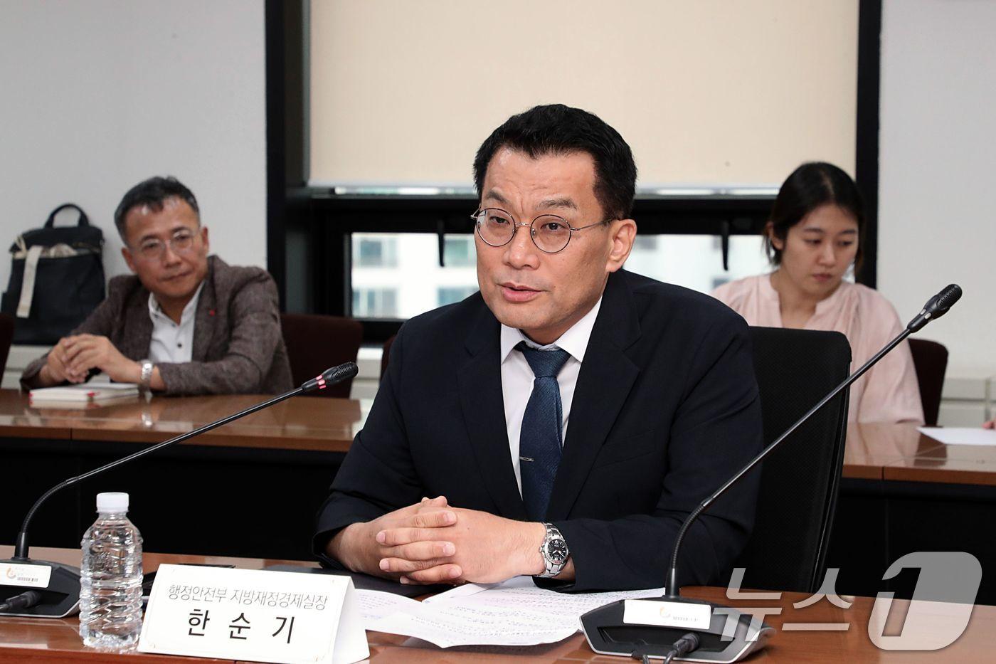 한순기 행정안전부 지방재정경제실장이 14일 서울 마포구 한국지방재정공제회에서 열린 '민생회복 소비쿠폰 업무협약식'에 참석해 인사말을 하고 있다. (행정안전부 제공. 재판매 및 DB금지) 2025.7.14/뉴스1