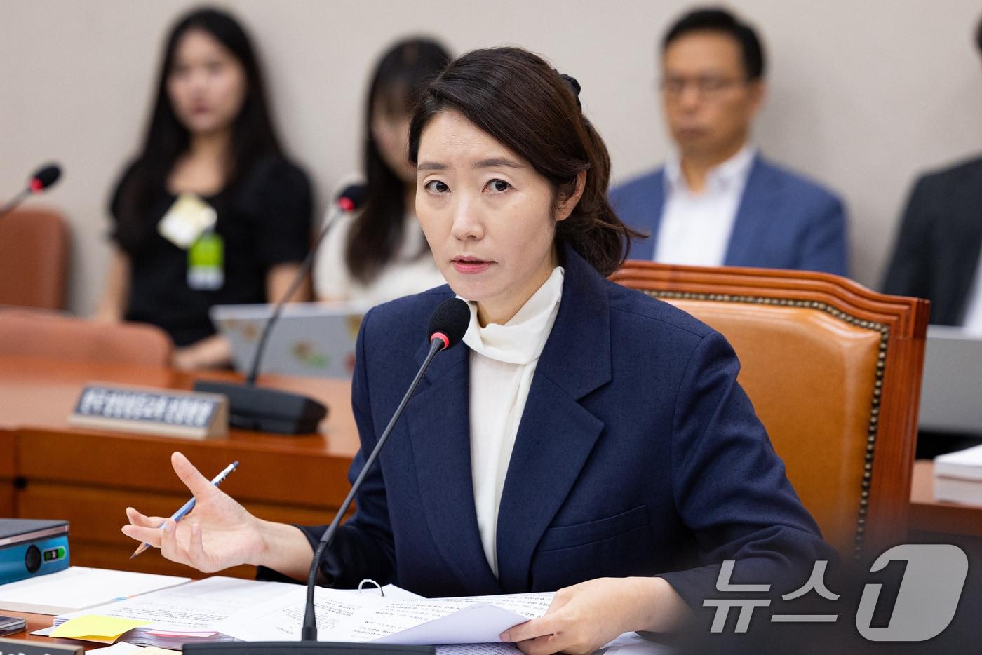 강선우 여성가족부 장관 후보자가 14일 서울 여의도 국회에서 열린 인사청문회에 출석해 의원 질의에 답하고 있다. 2025.7.14/뉴스1 ⓒ News1 유승관 기자