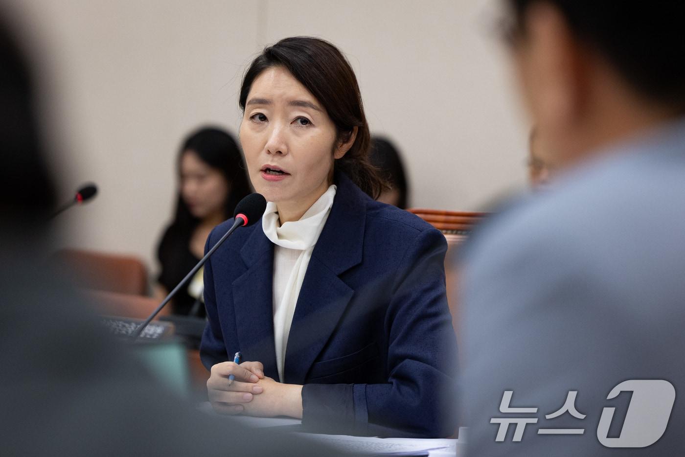 강선우 여성가족부 장관 후보자가 14일 서울 여의도 국회에서 열린 인사청문회에 출석해 의원 질의에 답하고 있다. 2025.7.14/뉴스1 ⓒ News1 유승관 기자