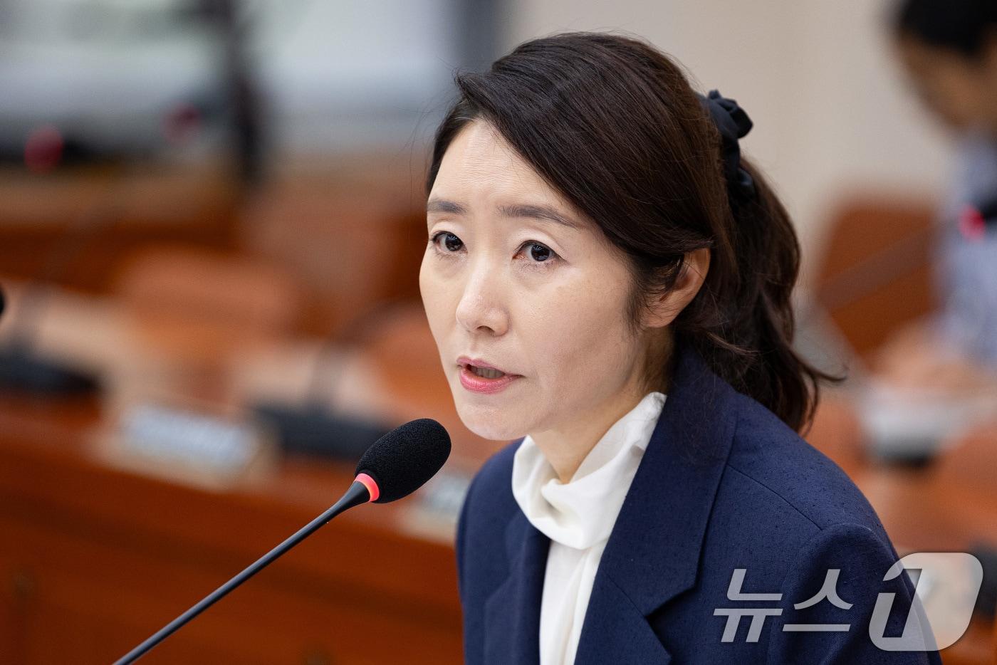 강선우 여성가족부 장관 후보자가 14일 서울 여의도 국회에서 열린 인사청문회에 출석해 의원 질의에 답하고 있다. 2025.7.14/뉴스1 ⓒ News1 유승관 기자