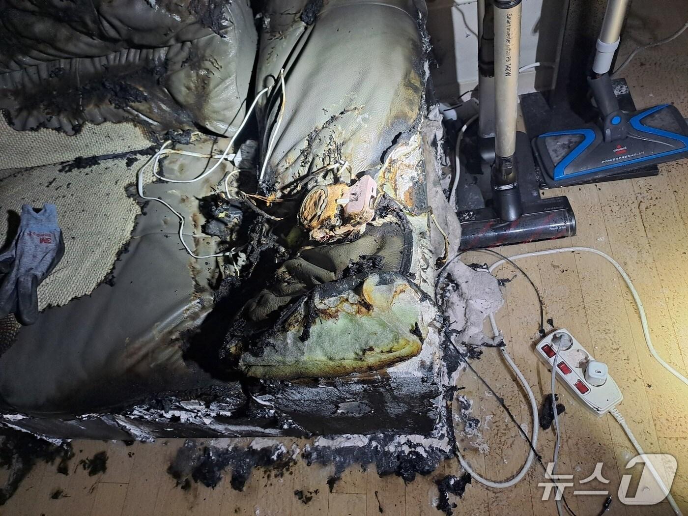 본문 이미지 - 전기장판 컨트롤러 화재(충북소방본부 제공. 재판매 및 DB금지)./뉴스1