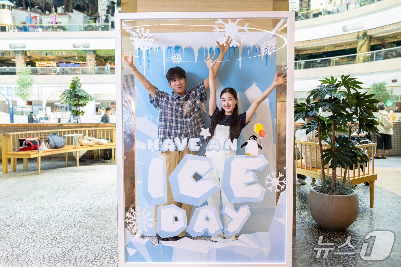 롯데월드가 여름방학을 맞아 다채로운 콘텐츠를 준비했다. &#40;롯데월드 제공&#41;