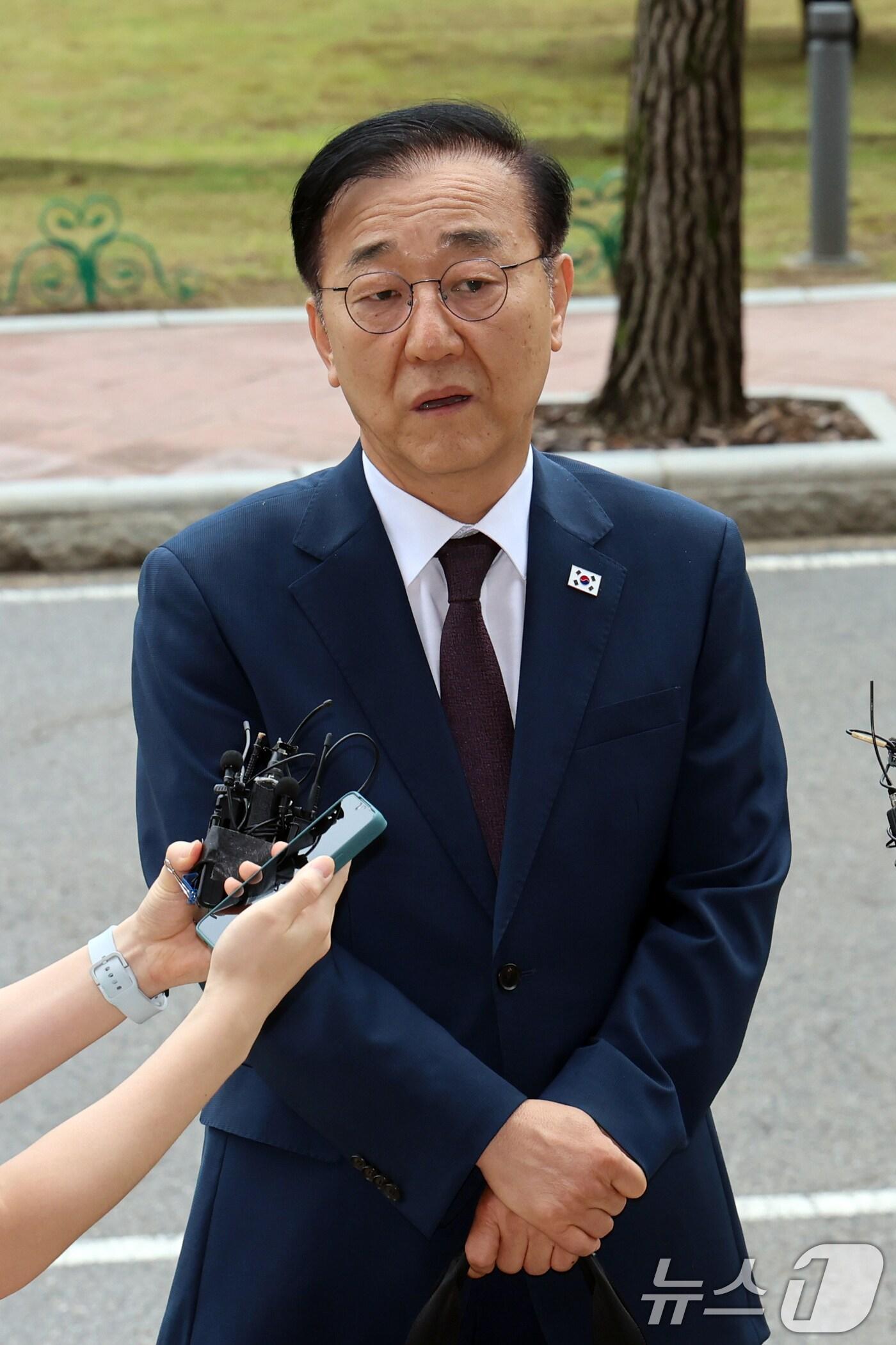 본문 이미지 - 김윤덕 국토교통부 장관 후보자가 15일 오전 경기 과천시 정부과천청사에 마련된 인사청문회 사무실로 출근하며 소감을 밝히고 있다. 2025.7.15/뉴스1 ⓒ News1 황기선 기자