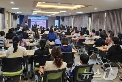 본문 이미지 - 경북도교육청은 포항교육지원청 여울관에서 포항·울릉교육지원청과 함께 ‘제5회 소통대길 톡’을 개최했다.&#40;경북교육청 제공. 재판매 및 DB 금지&#41; ⓒ News1 김대벽기자