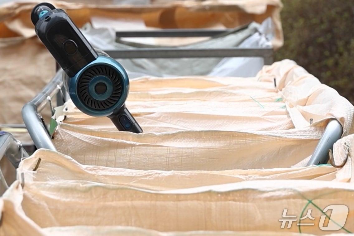 본문 이미지 - 소형 폐가전 배출.(광명시 제공)