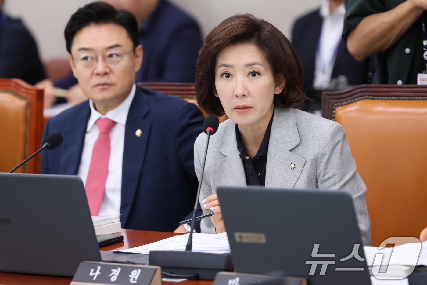 나경원 국민의힘 의원이 15일 오전 서울 여의도 국회 산업통산자원중소벤처기업위원회에서 열린 한성숙 중소벤처기업부 장관 후보자 인사청문회에서 의사진행 발언을 하고 있다. 2025.7.15/뉴스1 ⓒ News1 안은나 기자