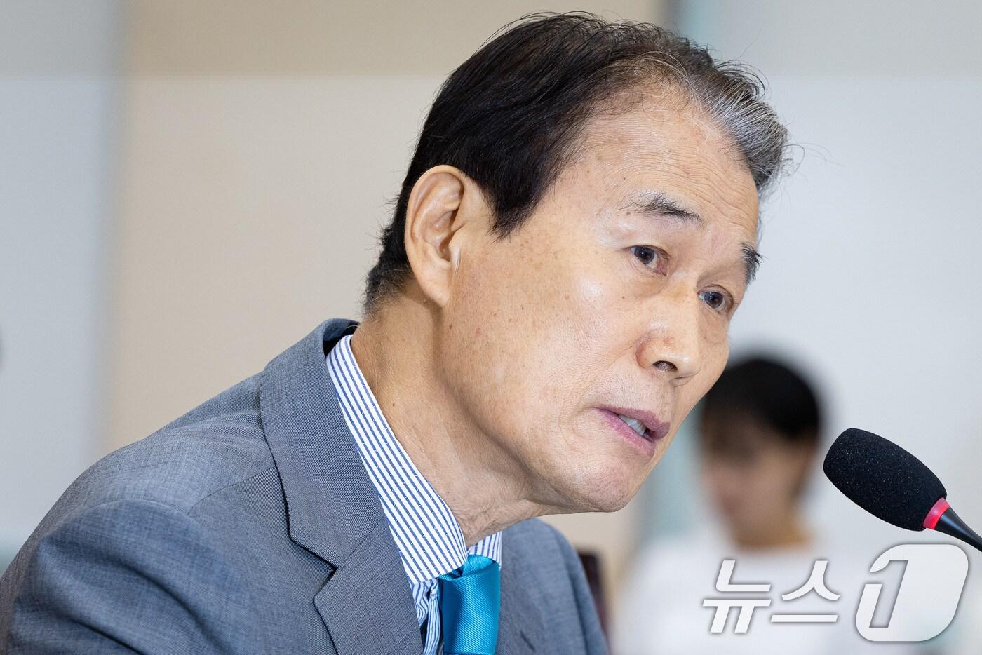 권오을 국가보훈부 장관 후보자가 15일 서울 여의도 국회에서 열린 인사청문회에서 의원 질의에 답하고 있다. 2025.7.15/뉴스1 ⓒ News1 유승관 기자