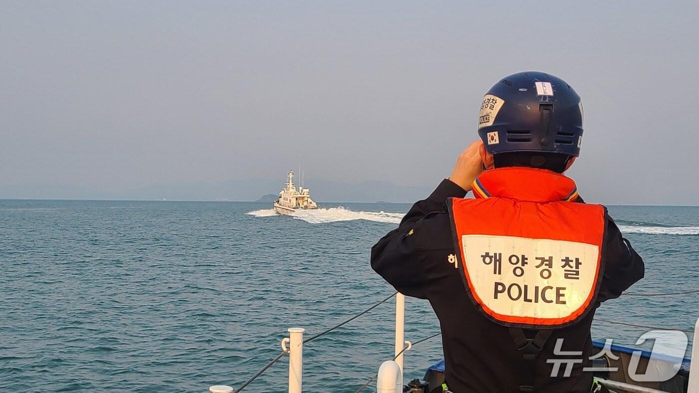 실종자 수색 중인 부안해경.&#40;부안해경 제공. 재판매 및 DB금지&#41;