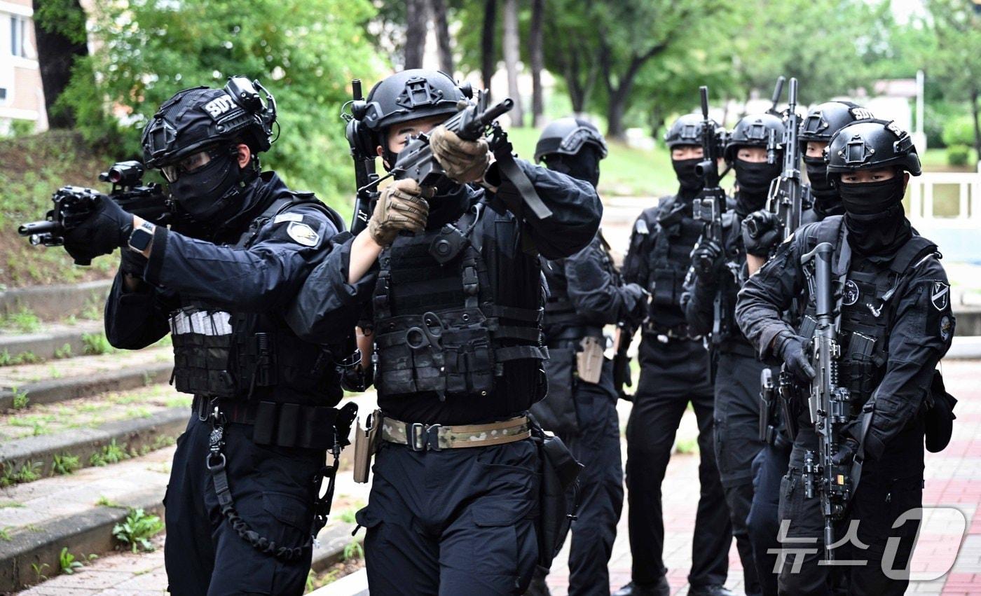 인방사-육군17사단 대테러 합동훈련(인천해역방어사령부 제공. 재판매 및 DB금지) / 뉴스1