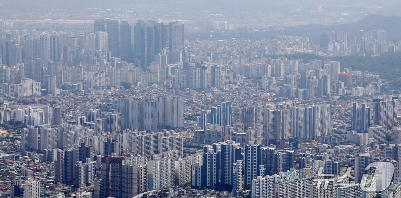 대구의 아파트 가격 하락세가 20개월째 이어졌다. 사진은 대구 도심 전경.&#40;기사 내용과 무관함. 재판매 및 DB 금지&#41; ⓒ News1 DB