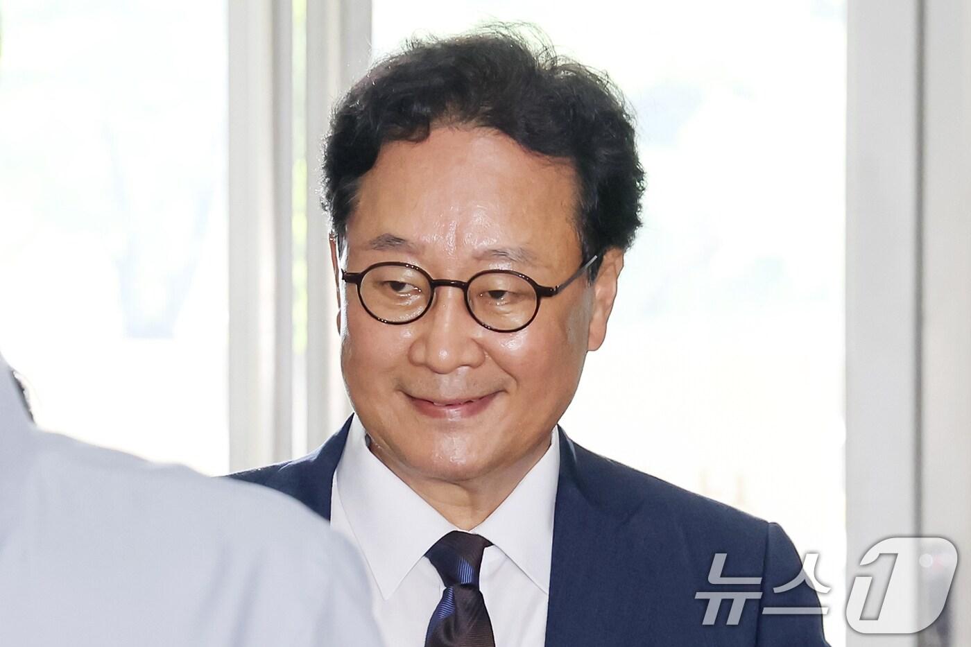 왕윤종 전 국가안보실 3차장이 15일 오후 서울 서초구 이명현 순직해병특검 사무실에 참고인 신분으로 출석하고 있다. 2025.7.15/뉴스1 ⓒ News1 민경석 기자