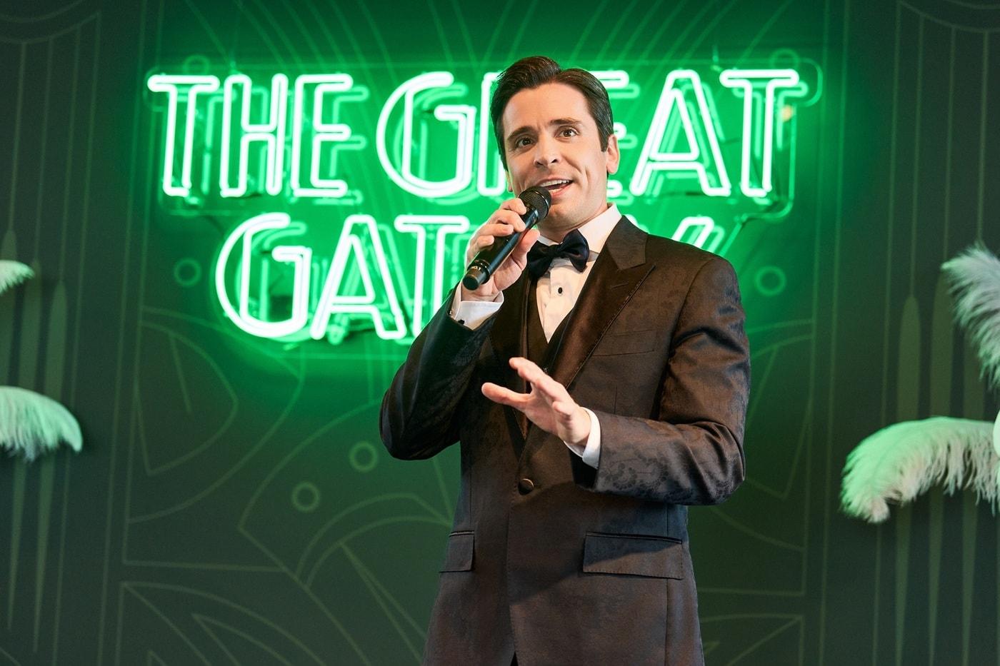 뮤지컬 &#39;위대한 개츠비&#39;에서 주인공 &#39;제이 개츠비&#39; 역을 맡은 배우 매트 도일이 15일 서울 서초구 무드서울에서 열린 서울 론칭 쇼케이스에서 &#39;포 허&#39;&#40;For Her&#41;를 부르고 있다.&#40;오디컴퍼니 제공&#41;