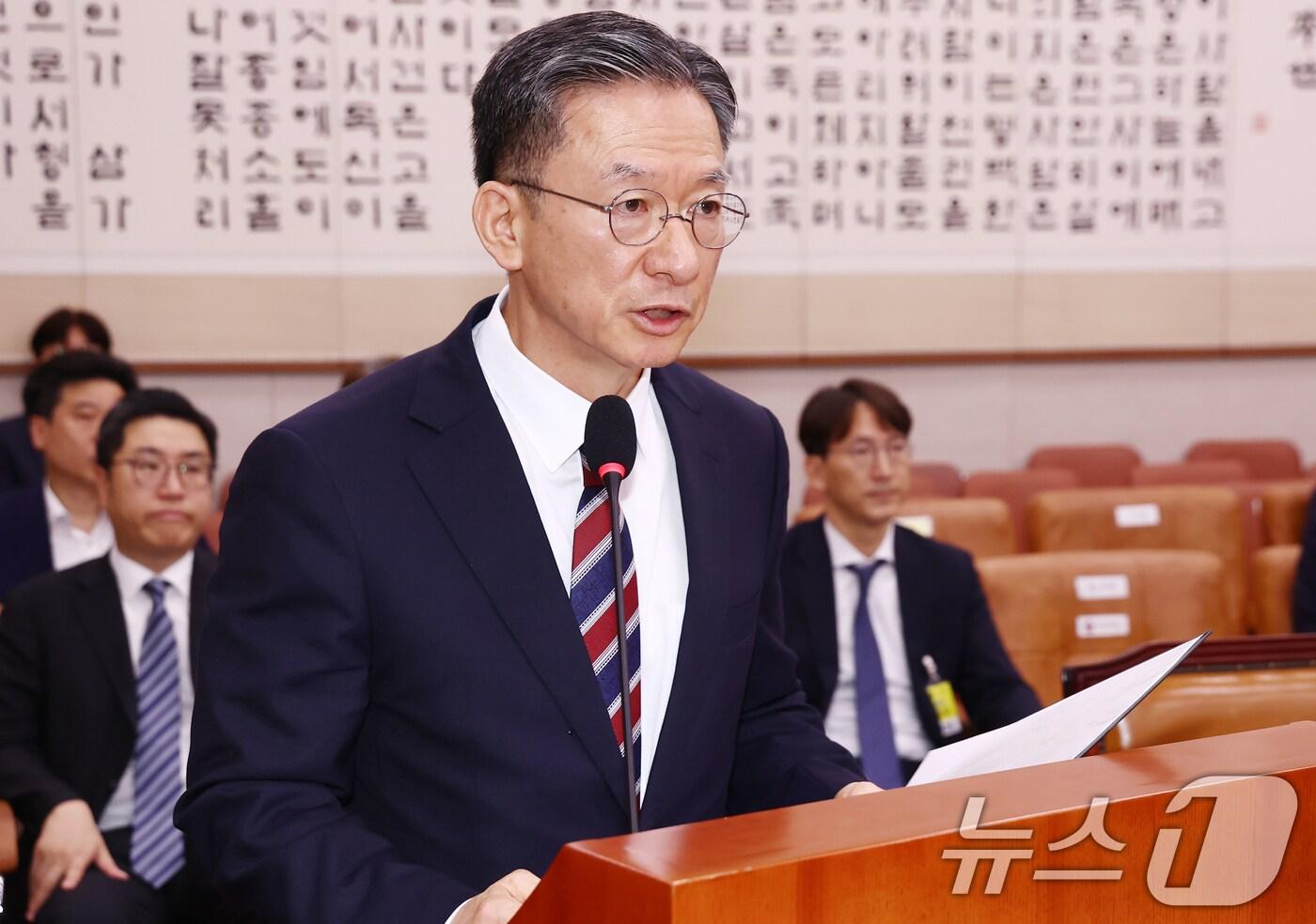 정성호 법무부 장관 후보자가 16일 오전 서울 여의도 국회 법제사법위원회에서 열린 법무부 장관 후보자 인사청문회에서 인사말을 하고 있다. 2025.7.16/뉴스1 ⓒ News1 김민지 기자