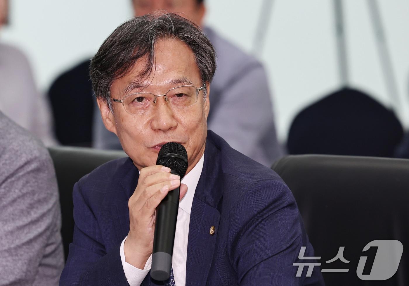 본문 이미지 - 제22대 국회 후반기 정무위원장으로 선출된 유동수 더불어민주당 의원. 2025.7.16 ⓒ 뉴스1 구윤성 기자
