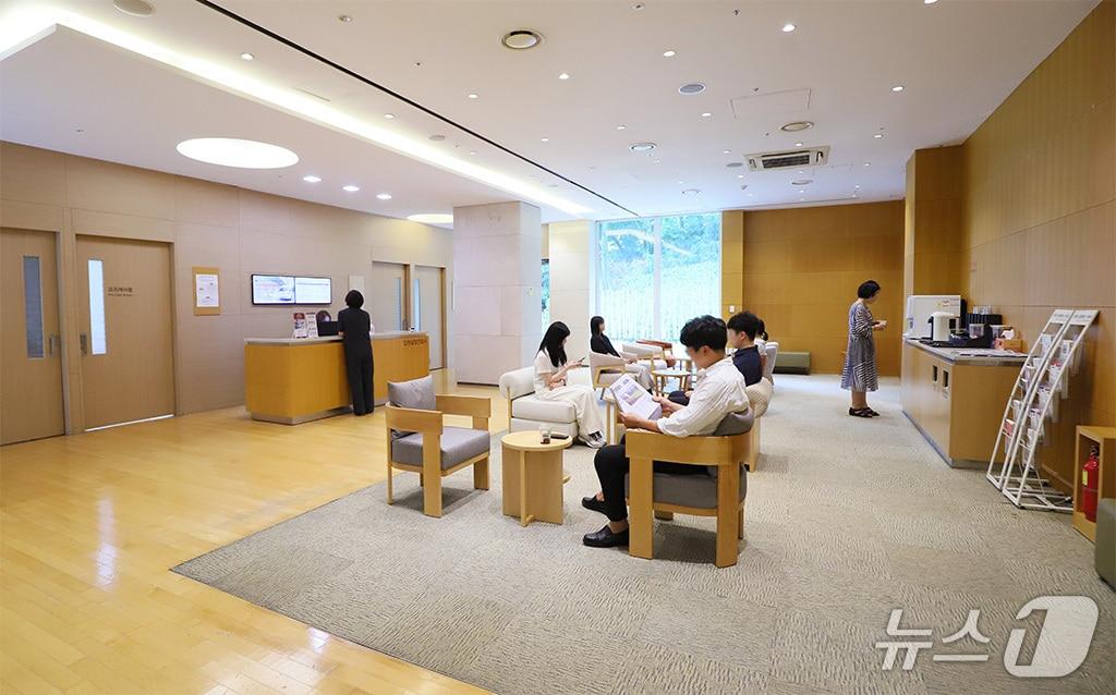 본문 이미지 - 유성선병원 입원 라운지(선병원 제공) /뉴스1