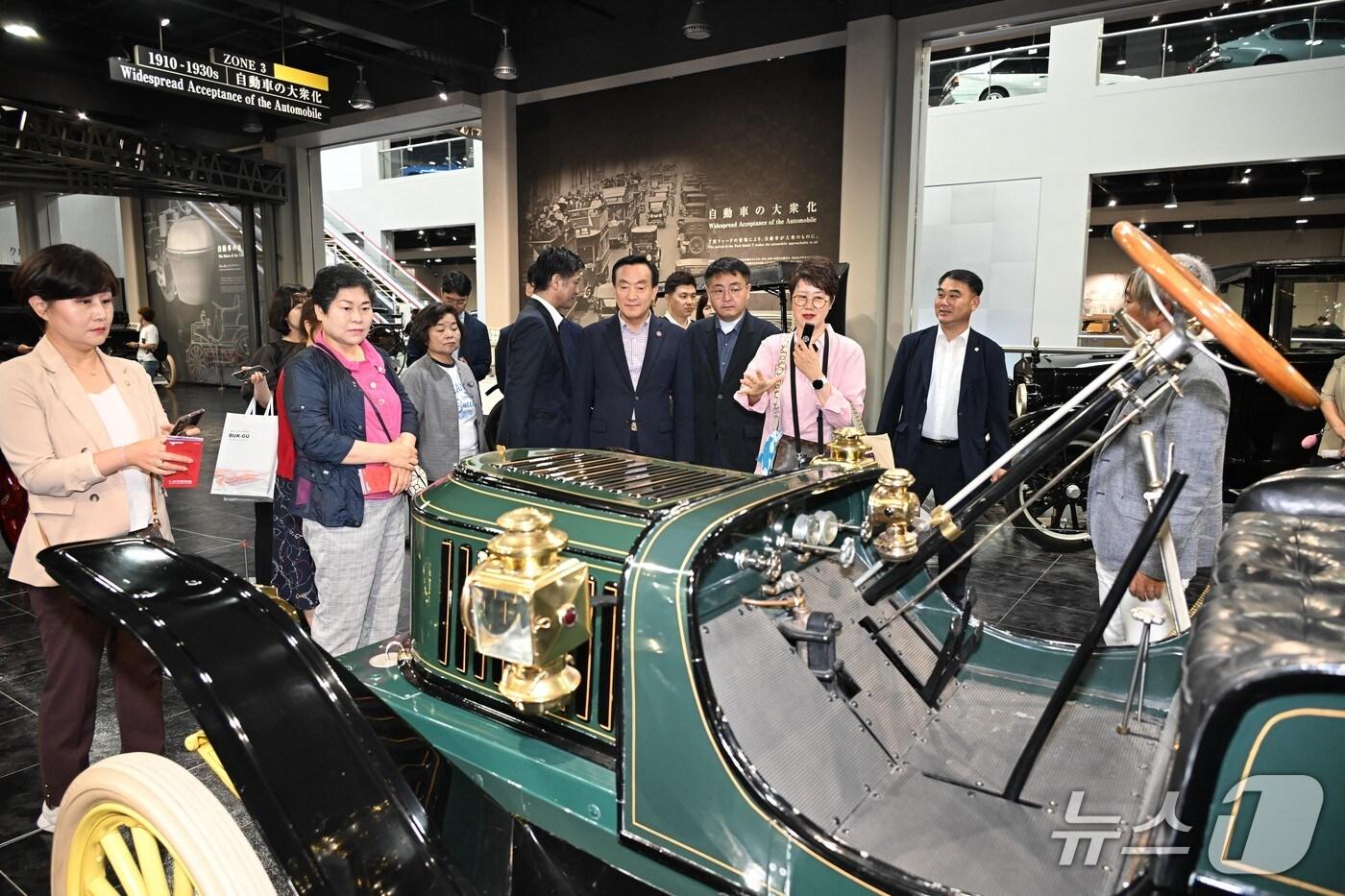 울산 북구 방문단이 16일 일본 도요타 자동차박물관을 찾아 자동차문화를 활용한 관광자원화 사례를 벤치마킹했다고 밝혔다.(울산 북구 제공. 재판매 및 DB금지)/뉴스1