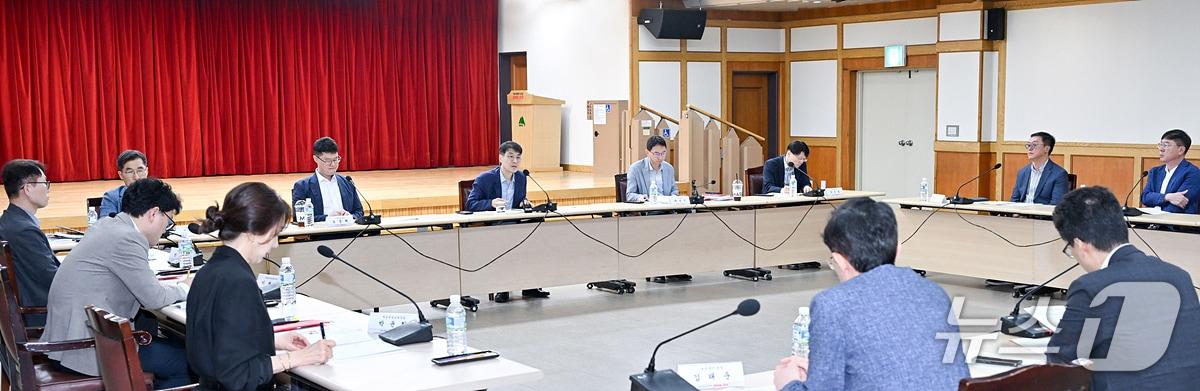 본문 이미지 - 대구시는 16일 동인청사에서 2026년도 국비 확보 점검 회의를 열고 정부 예산안 반영을 위한 총력 대응체제를 가동했다고 밝혔다. (대구시 제공. 재판매 및 DB 금지) 2025.7.16/뉴스1