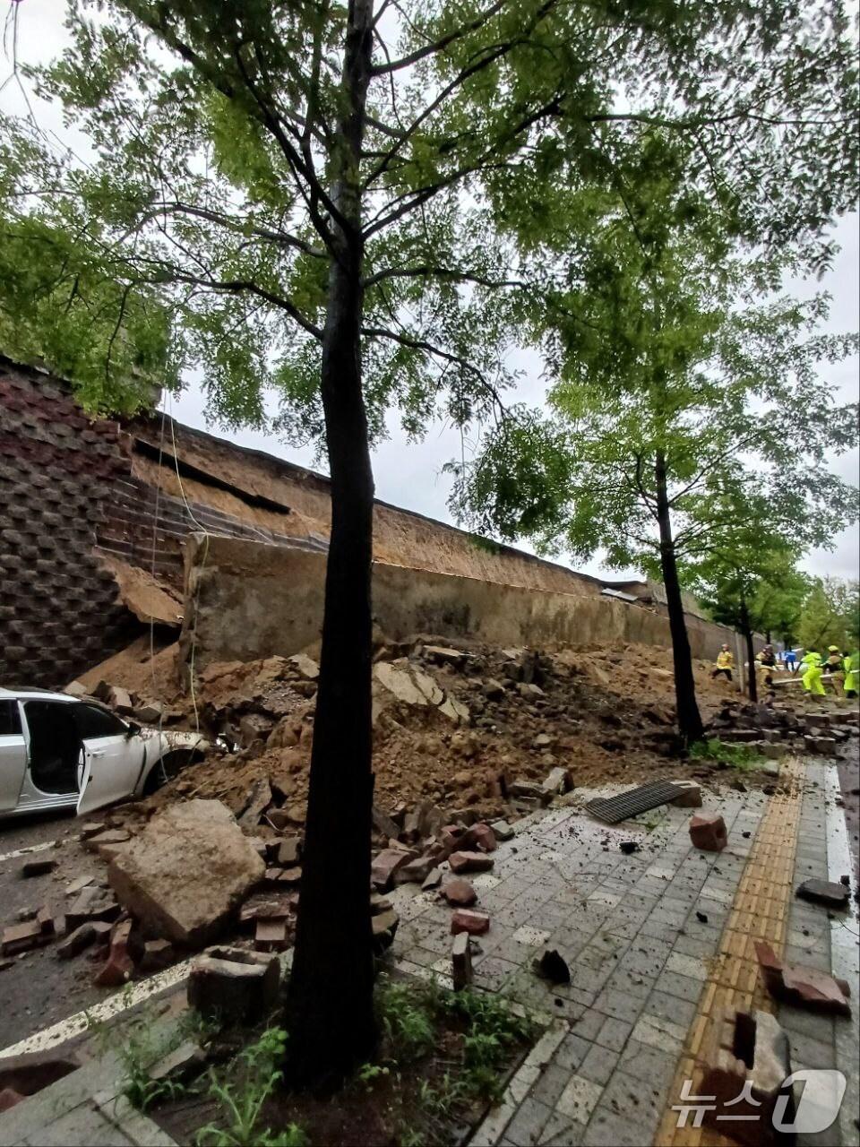 본문 이미지 - 사고 현장. (경기도소방재난본부 제공. 재판매 및 DB 금지) 2025.7.16/뉴스1