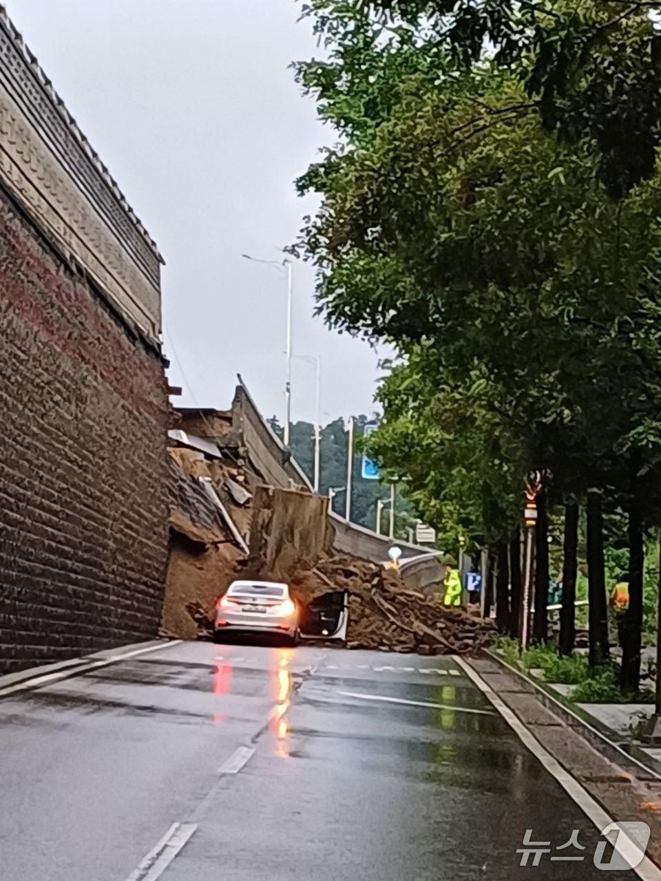 본문 이미지 -  사고 현장. (경기도소방재난본부 제공. 재판매 및 DB 금지) 2025.7.16/뉴스1