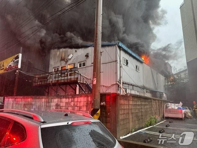 본문 이미지 - 화재 현장. (경기도소방재난본부 제공. 재판매 및 DB 금지) 2025.7.16/뉴스1