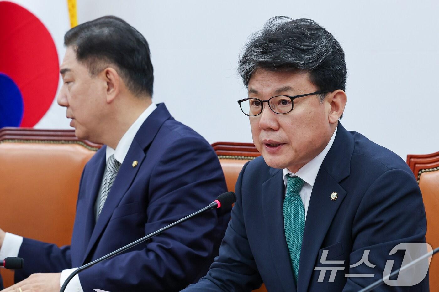 진성준 더불어민주당 정책위의장이 17일 오전 서울 여의도 국회에서 열린 정책조정회의에 참석해 발언하고 있다. 2025.7.17/뉴스1 ⓒ News1 안은나 기자