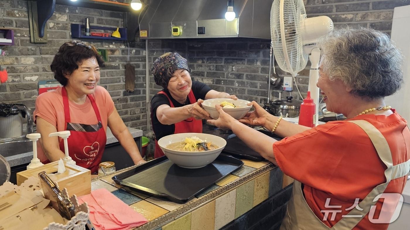 보건복지부 주관 &#39;2025년 노인일자리·사회활동 지원사업 평가&#39;에서 익산시 5개 기관이 우수기관에 선정됐다.&#40;익산시 제공. 재판매 및 DB금지&#41;