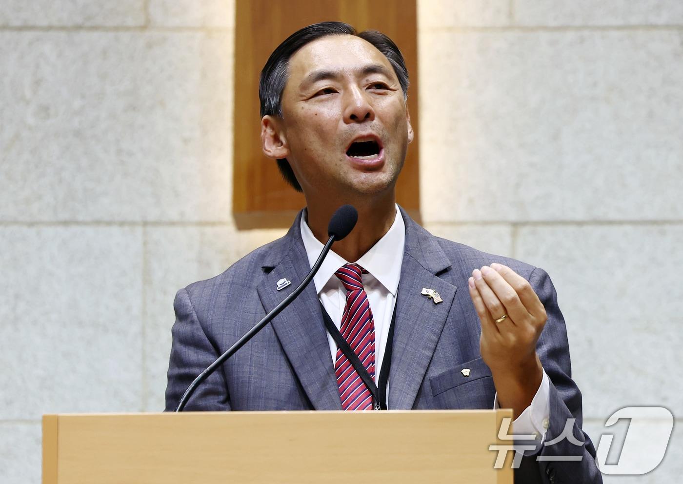 모스탄 미국 리버티대 교수&#40;전 미국 국무부 국제사법 대사&#41;가 17일 오후 서울 은평구 은평제일교회에서 열린 모스탄 전 대사 초청 간증 집회에서 설교하고 있다. 2025.7.17/뉴스1 ⓒ News1 김민지 기자