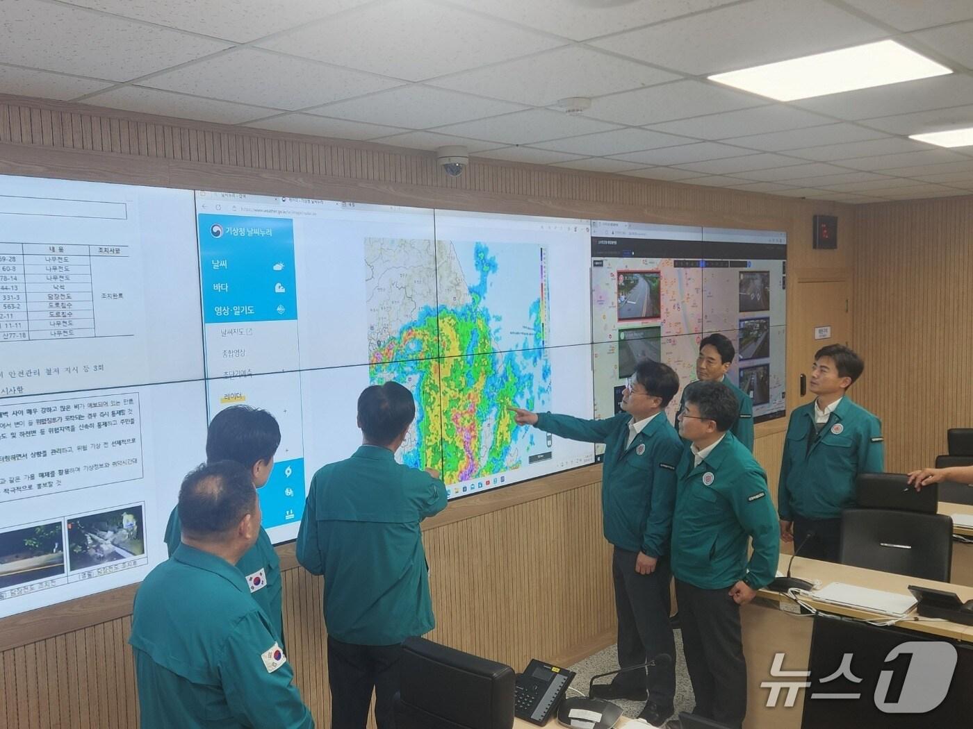 본문 이미지 - 강원특별자치도, 여중협 행정부지사 주재 호우 대비 긴급 대책회의.(강원도 제공, 재판매 및 DB금지)