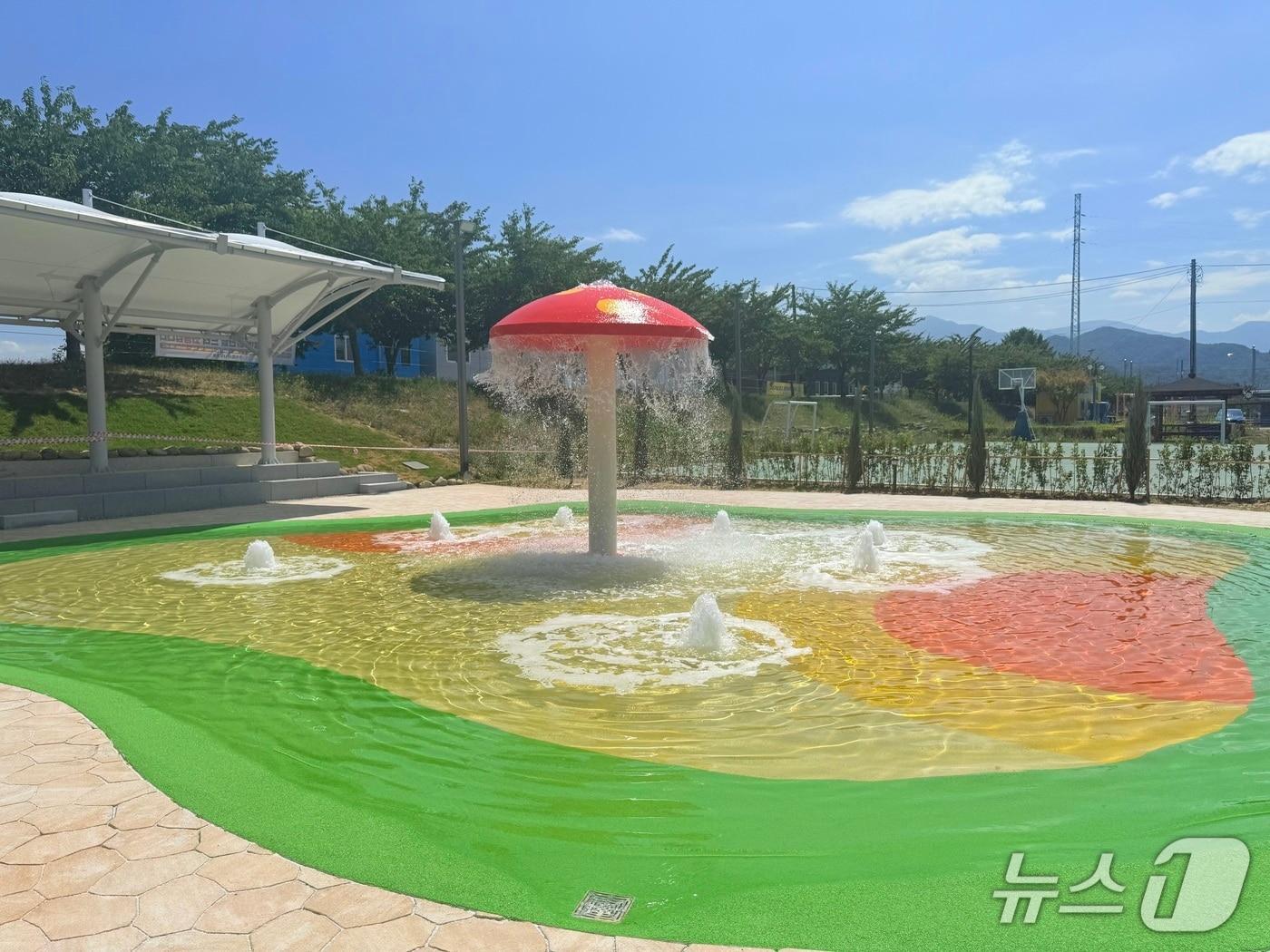 본문 이미지 - 강원 동해시 전천물놀이장 전경.(동해시 제공, 재판매 및 DB 금지) 2025.7.17/sbtm1