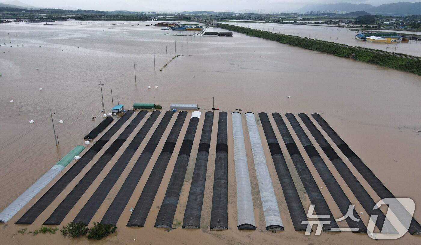 17일 충남 예산군 고덕면 일대가 집중호우에 침수돼 있다. 2025.7.17/뉴스1 ⓒ News1 김기태 기자