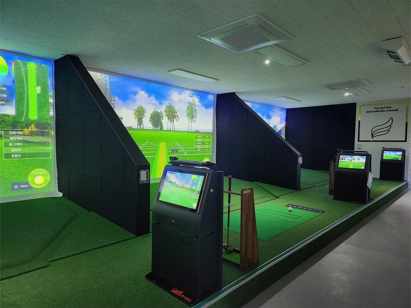 본문 이미지 - 실내 스크린 파크골프장(도봉구 제공)