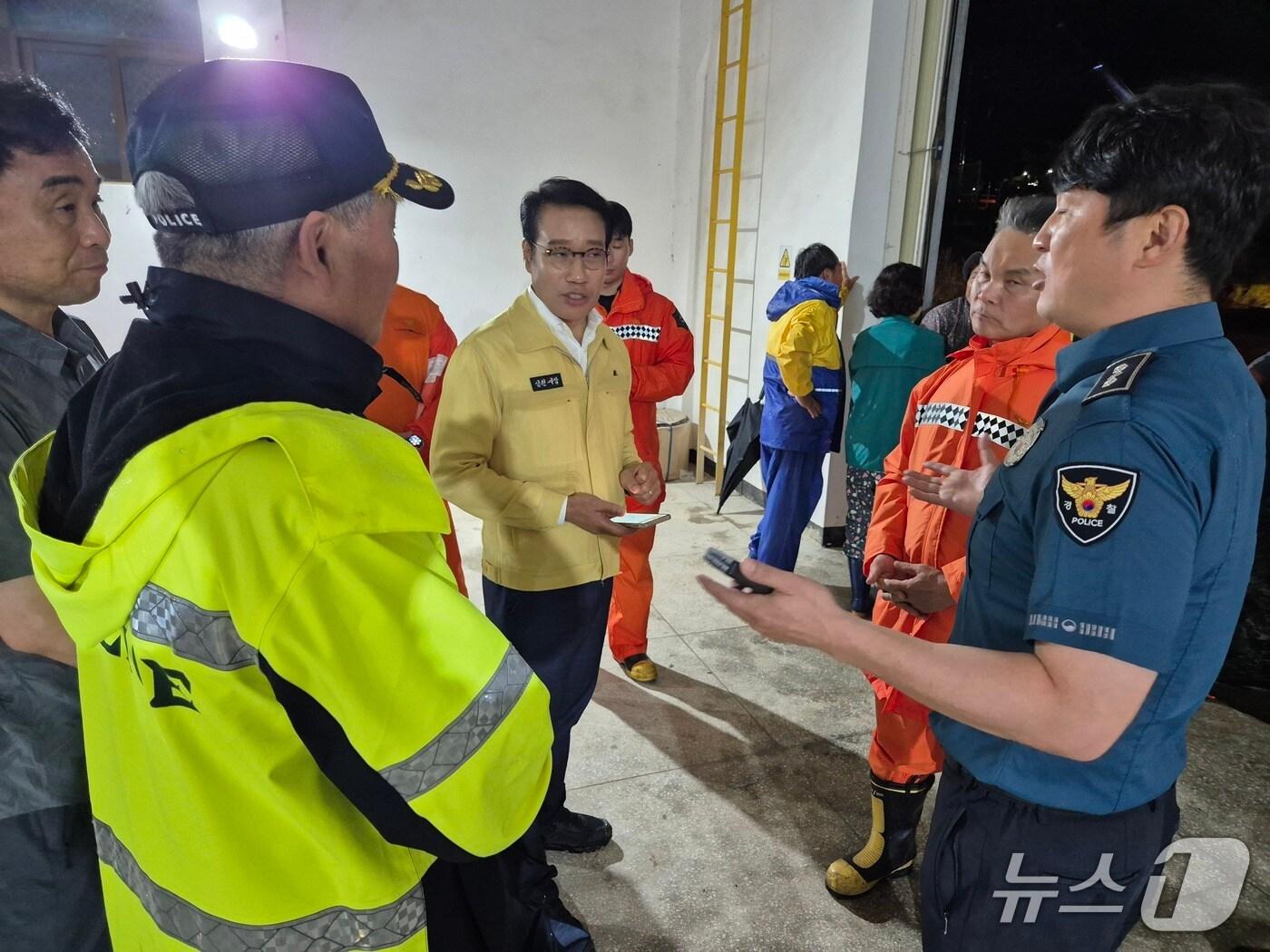 본문 이미지 - 전북에 집중호우가 쏟아지면서 경찰이 비상근무 태세를 유지하고 있다.&#40;전북경찰청 제공. 재판매 및 DB금지&#41;