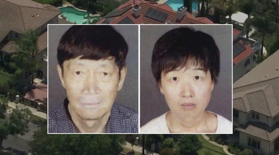 본문 이미지 - 아동학대 혐의로 미국 캘리포니아 로스앤젤레스에서 체포된 궈쥔 쉬안(65)과 실비아 장(38). <출처=KTLA-TV 기사 갈무리>