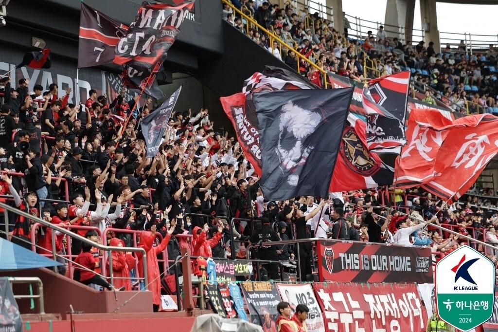 본문 이미지 - 포항 스틸러스가 1년 2개월 만에 매진을 기록했다. &#40;한국프로축구연맹 제공&#41;