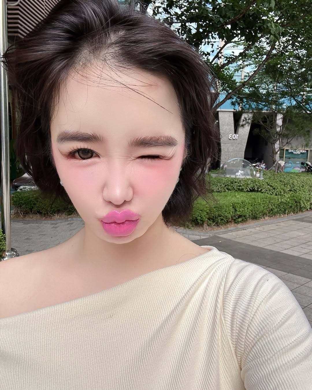 본문 이미지 - 사진=박봄 인스타그램