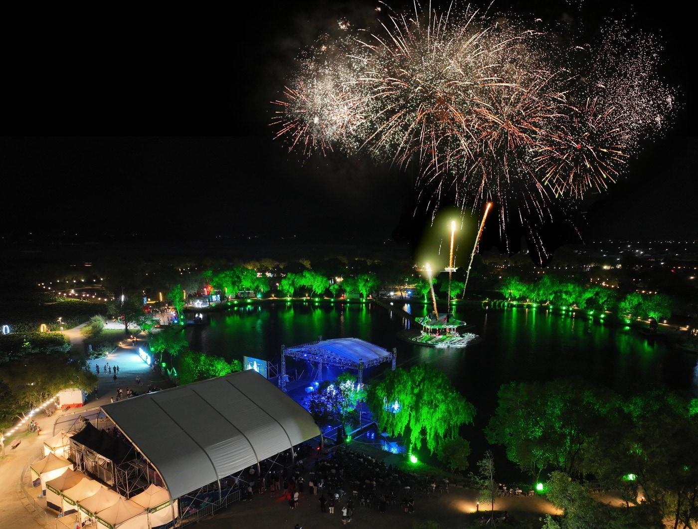 본문 이미지 - 지난해 열린 ‘22회 서동연꽃축제’ 개막식 모습.(부여군 제공. 재판매 및 DB 금지)/뉴스1