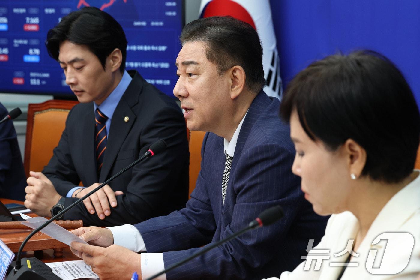 김병기 더불어민주당 대표 직무대행 겸 원내대표가 2일 오전 서울 여의도 국회에서 열린 최고위원회의에서 발언하고 있다. 2025.7.2/뉴스1 ⓒ News1 이광호 기자