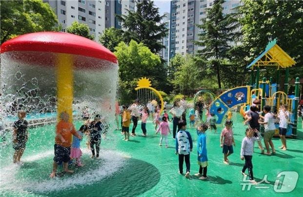 본문 이미지 - 연수구 부수지공원 물놀이장(인천시 제공 .재판매 및 DB금지) / 뉴스1