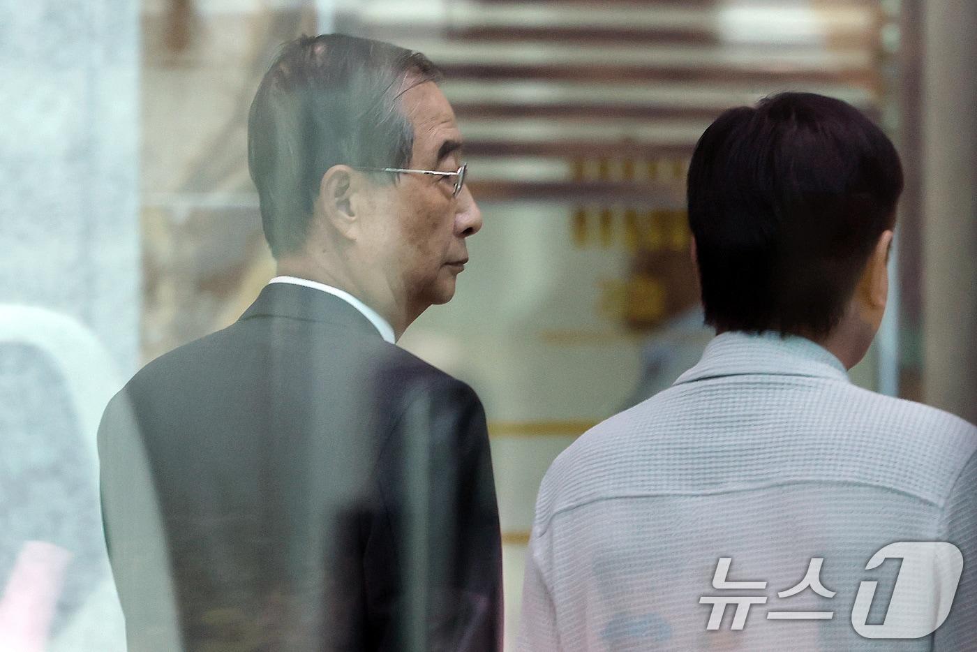 한덕수 전 국무총리가 2일 서초구 서울고등검찰청에 마련된 내란 특검 사무실에 조사를 받기 위해 출석하고 있다. 2025.7.2/뉴스1 ⓒ News1 이동해 기자
