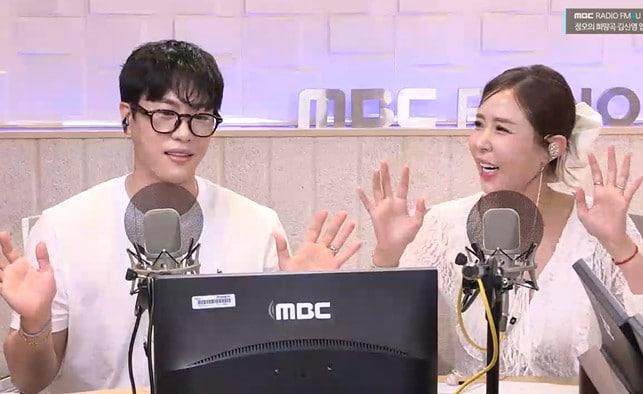 본문 이미지 - 가수 신지, 문원 / MBC 라디오 정오의 희망곡 보이는 라디오 캡처