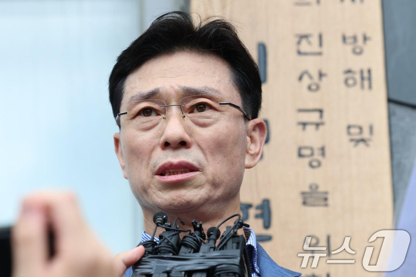 채수근 해병 순직 사건 관련 구명 로비 의혹을 받는 임성근 전 해병대 1사단장이 2일 오후 서울 서초구 서초중앙로 순직해병 특별검사팀으로 소환 조사에 출석하며 입장을 밝히고 있다. (공동취재) 2025.7.2/뉴스1 ⓒ News1 박정호 기자